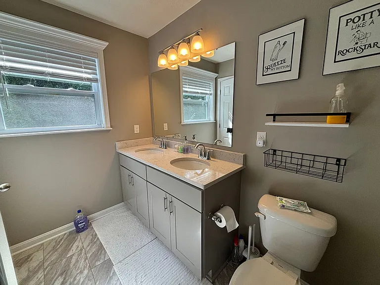 2400 Canterbury Dr — Photo 14