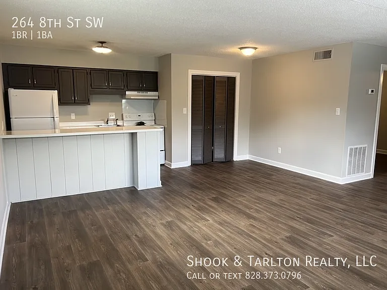 264 8th St SW — Photo 5