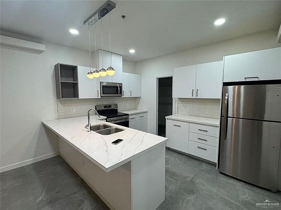 3rd image of 901 Yuma Ave #1000