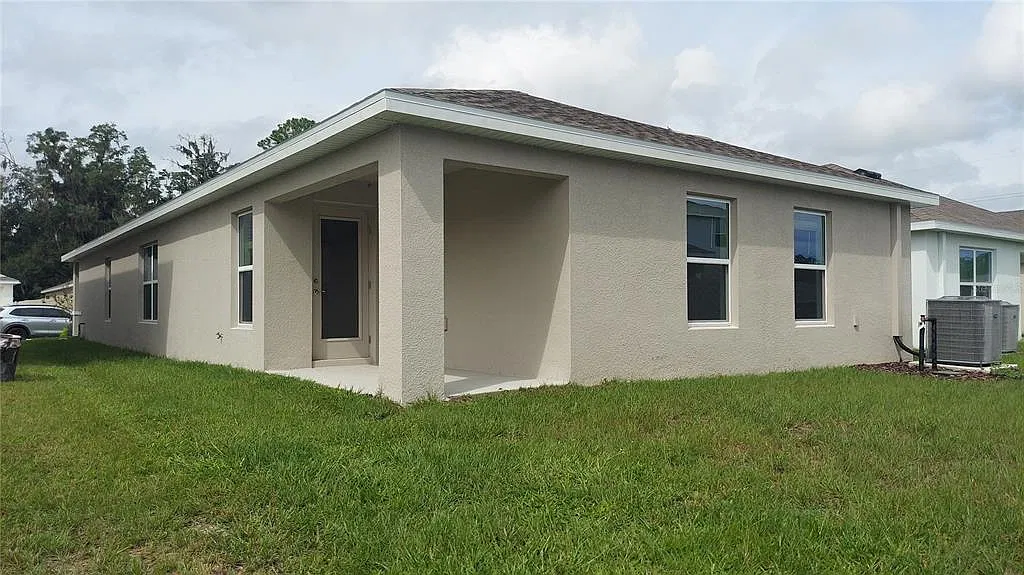 4 bed, 2.0 bath, 1665 sqft, $2,100 — Photo 2