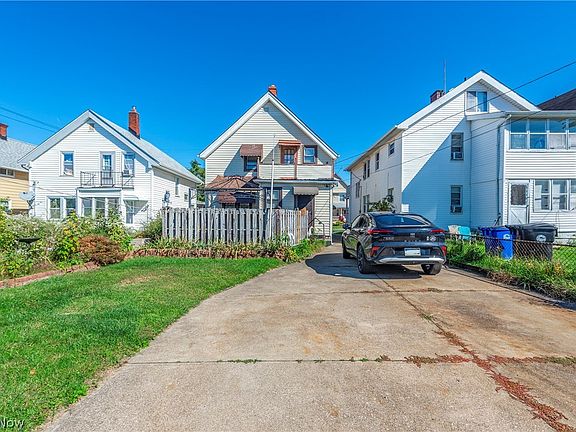 3rd image of 3198 W 84th St