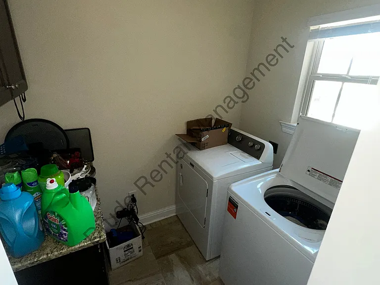 20340 Thornwood Dr — Photo 11