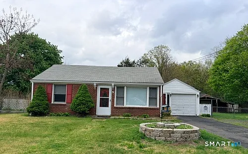 5 Stoughton Rd Photo 1
