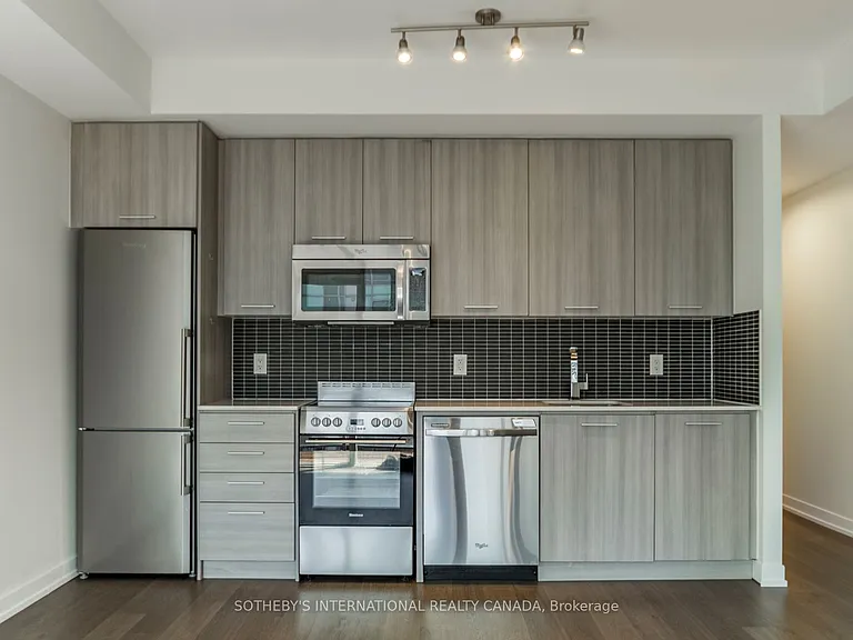 105 George St #713 — Photo 12