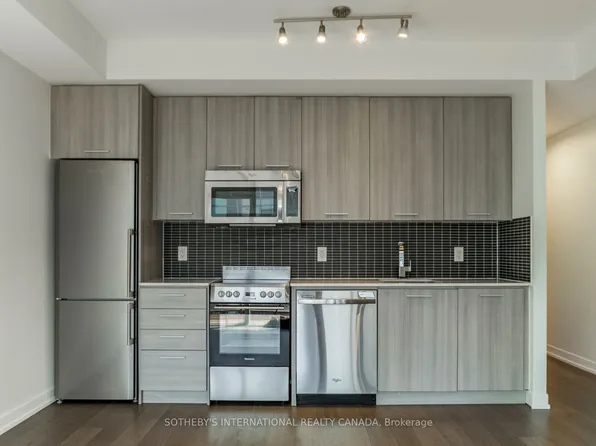 105 George St #713, Toronto, ON M5A 0L4