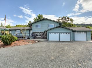 3700 N Roxy Dr, Medford, OR 97504