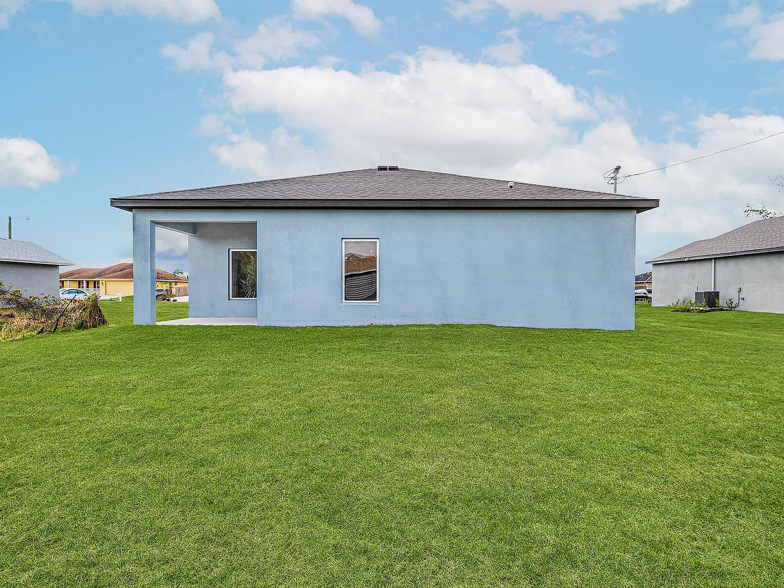 5 bed, 3.0 bath, 1984 sqft, $3,205 — Photo 3