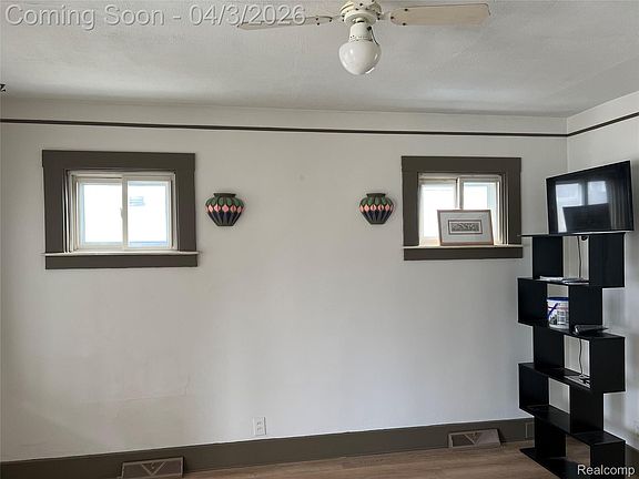 4th image of 7352 Dale Ave