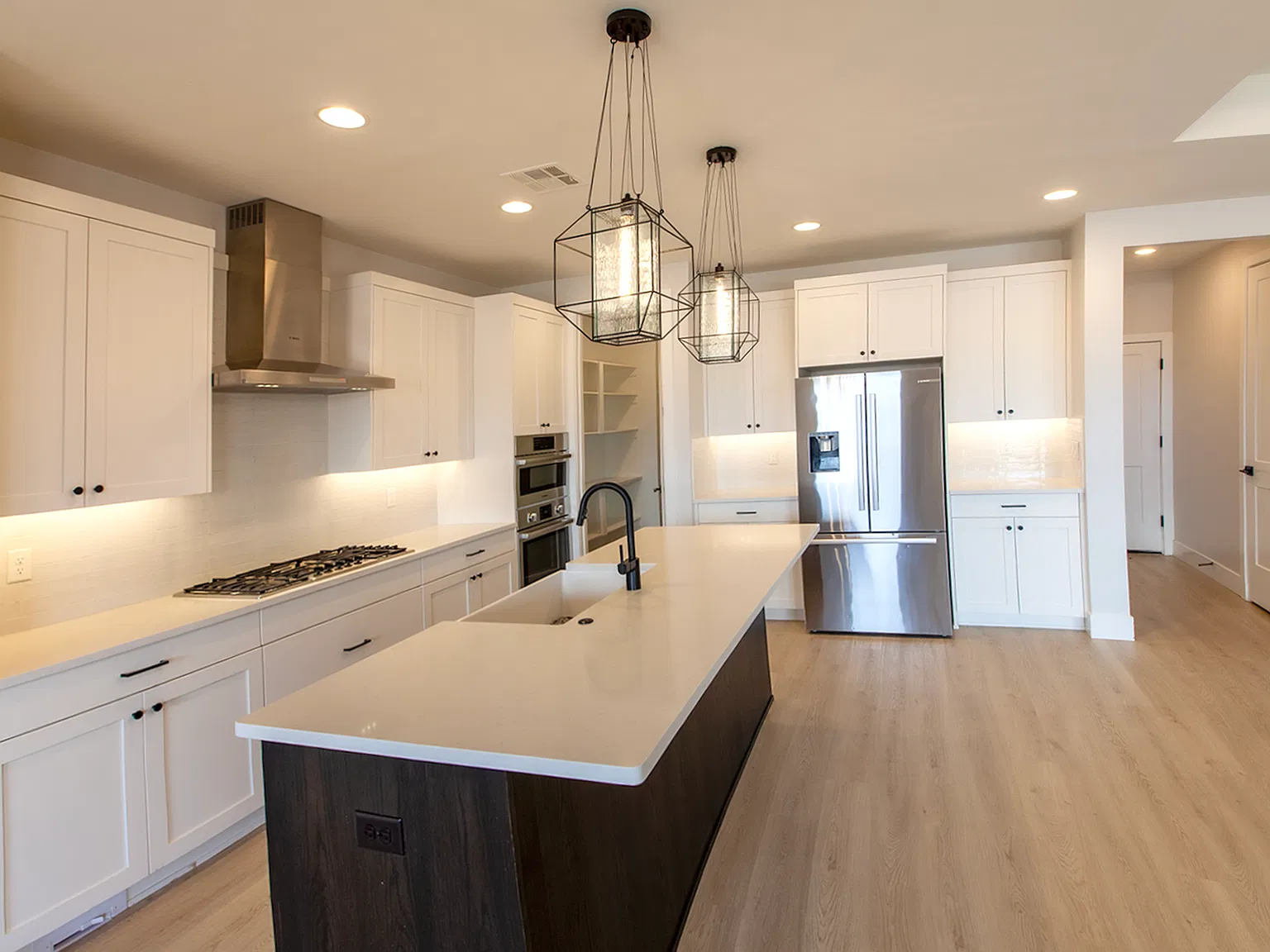 4 bed, 2100 sqft, $2,450 — Photo 3