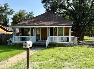 711 N Bishop St, San Marcos, TX 78666