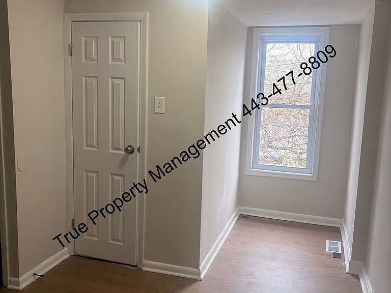 305 S Calhoun St — Photo 9