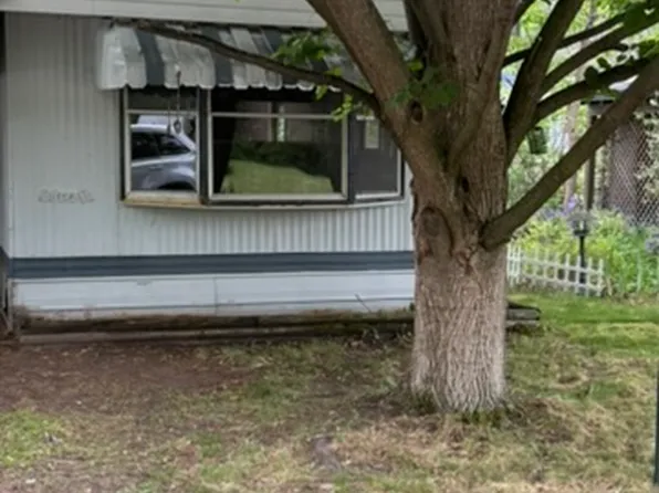 W6789 Hoop Dr, Spooner, WI 54801