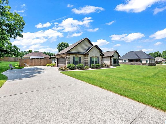 3rd image of 650 County Road 469