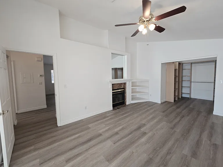 1612 N Torrey Pines Dr #104 — Photo 11