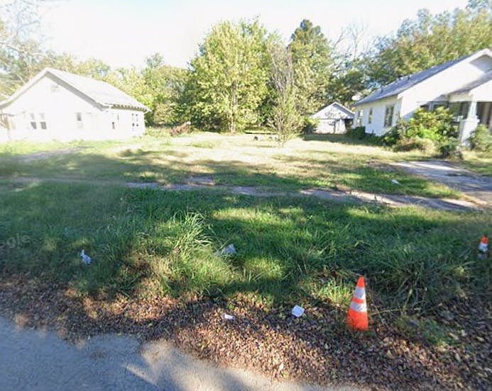 1st image of 1032 W Chestnut St