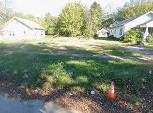 1032 W Chestnut St, Independence, KS 67301