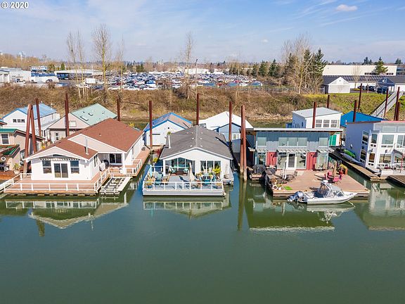 2nd image of 2630 N Hayden Island Dr #25