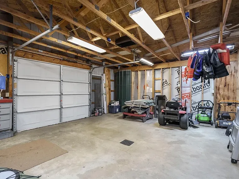 11613 Canterbury Trl — Photo 16