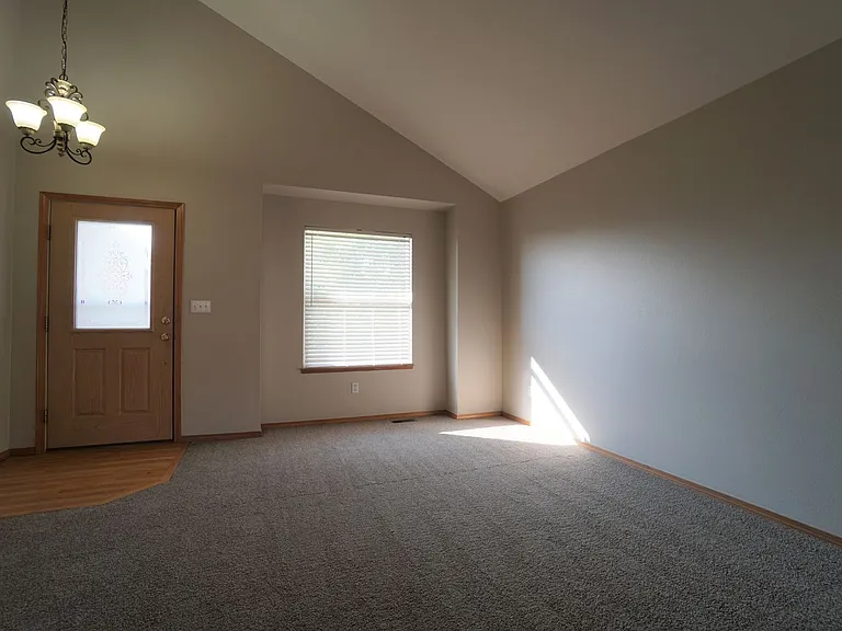 1072 Scarlet Oak Dr — Photo 8