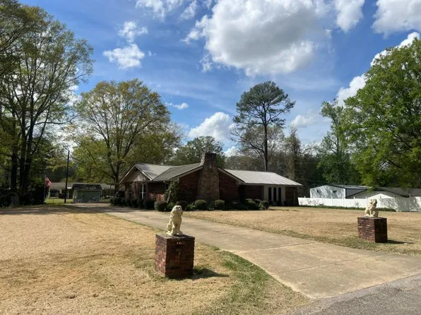 125 Dennis Ave, Saltillo, MS 38866