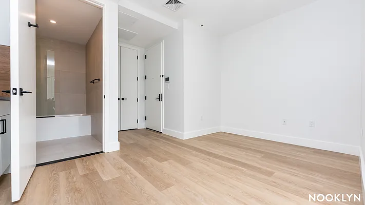 Rented by Nooklyn NYC LLC | media 7