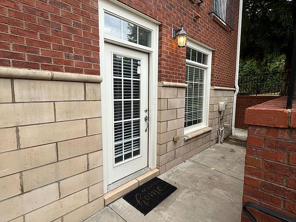 3rd image of 1001 Lexington Vlg #1001
