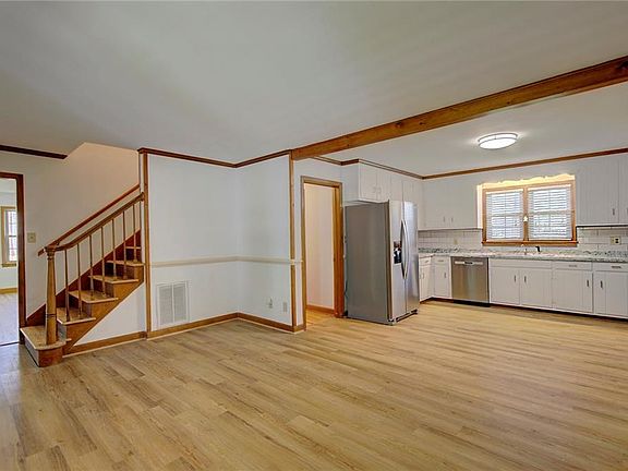 5th image of 106 Vreeland Dr