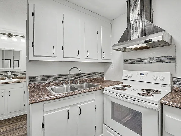 6307 Chesterfield Ave — Photo 17