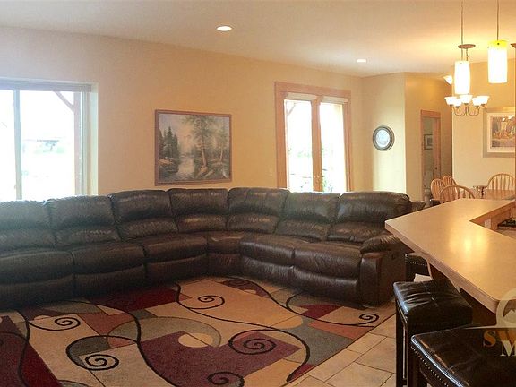 5th image of 256 Annie Glade Dr
