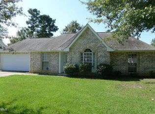 14082 Oakview Cir, Ocean Springs, MS 39565