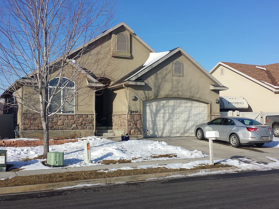 2nd image of 2434 W 2350 N