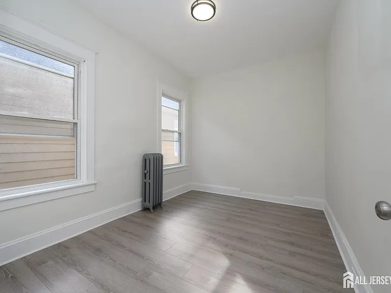 377 Delavan St #2 — Photo 10