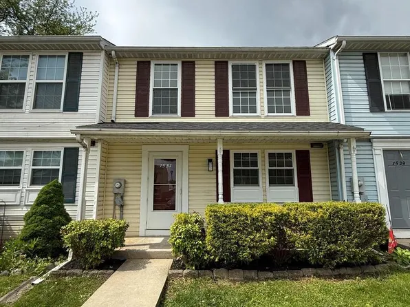 1531 Iris Ct, Hagerstown, MD 21740