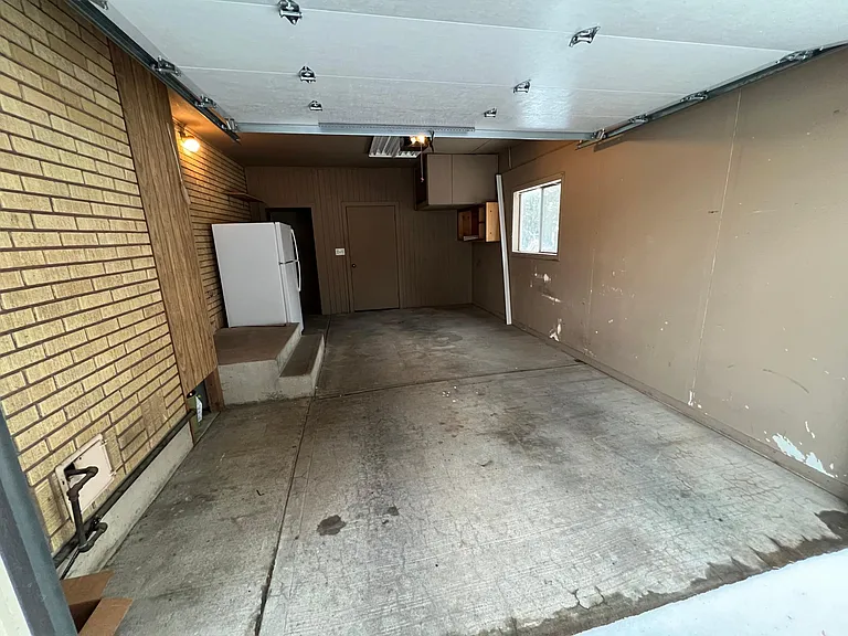 570 Horrocks Dr — Photo 24