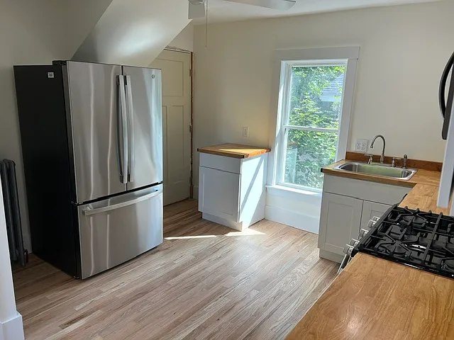 1 bed, 450 sqft, $1,375 — Photo 4