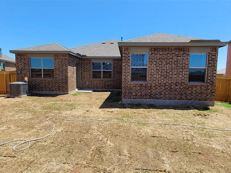 1917 Liam Dr — Photo 18