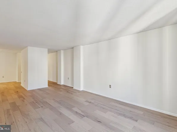 1420 Locust St APT 15E, Philadelphia, PA 19102