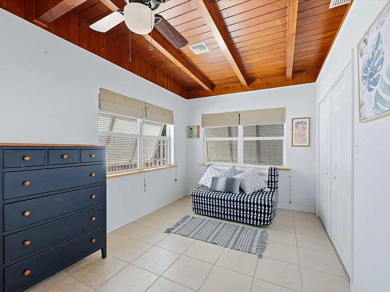 428 Court St — Photo 19