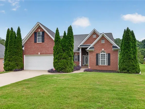 165 Biltmore Dr, Fayetteville, GA 30214