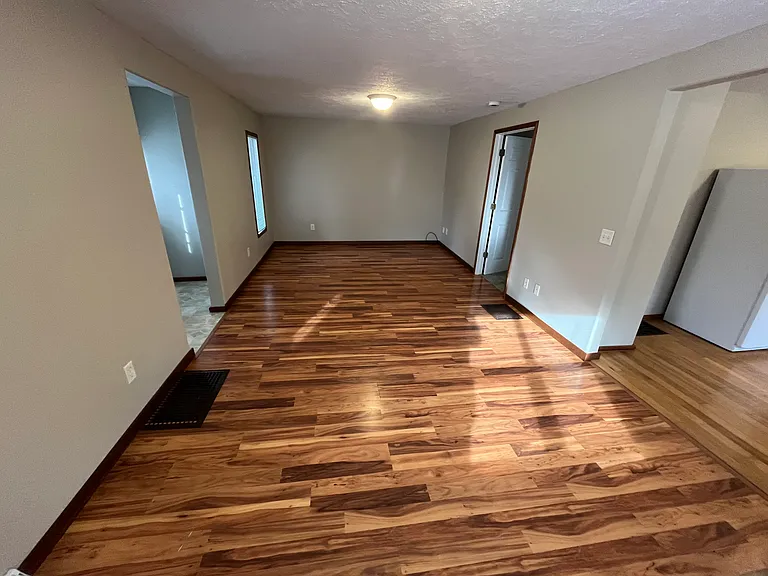 2025 W 32nd St — Photo 4