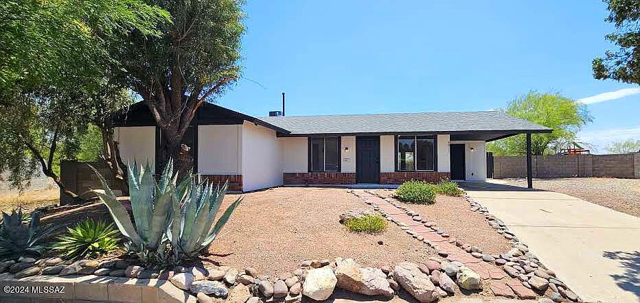 1st image of 6811 S Vereda De Las Casitas