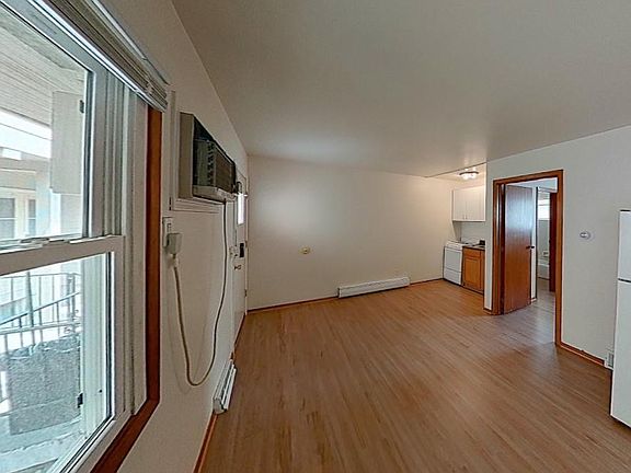 5th image of 507 N Linn St APT 2