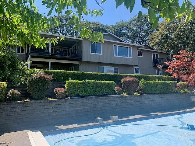 3123 Capital Ave photo 1
