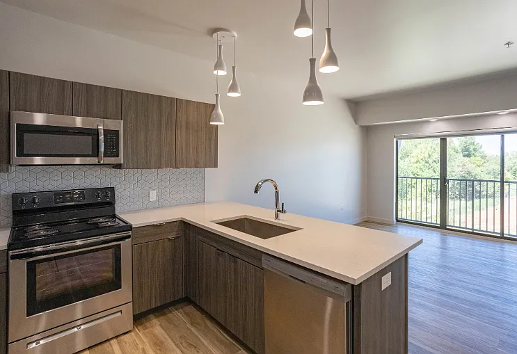Nova — Photo 16