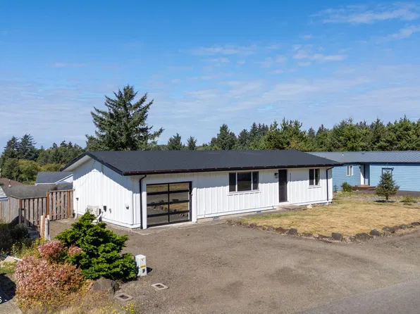 4255 Orchard Loop, Tillamook, OR 97141