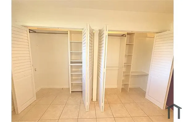 Building Photo - 559 NW 88th St #2