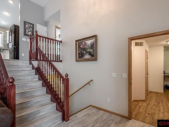 3rd image of 304 Woodhaven Ln