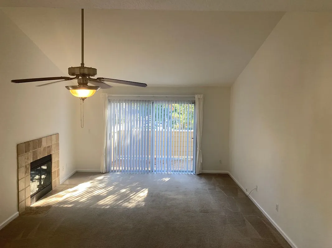 2 bed, 2.0 bath, 943 sqft, $2,900 — Photo 3