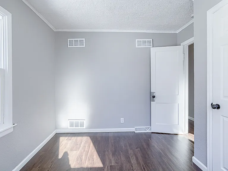 5345 N 33rd Ave — Photo 15
