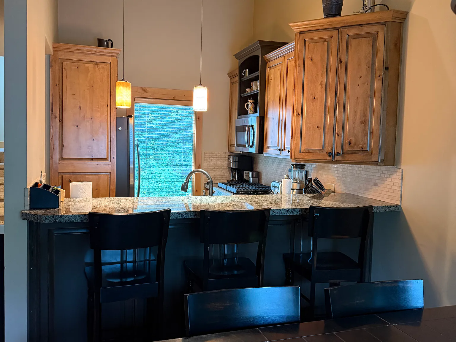 3 bed, 2.5 bath, 1700 sqft, $3,900 — Photo 1